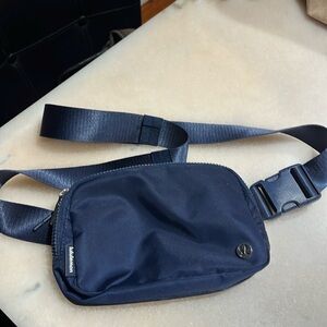 Lululemon everywhere belt bag